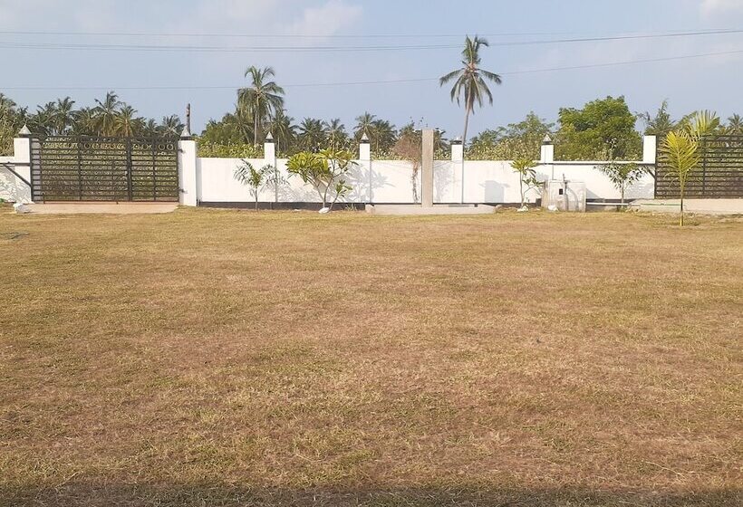 בית מלון כפרי Namaste Nilaveli