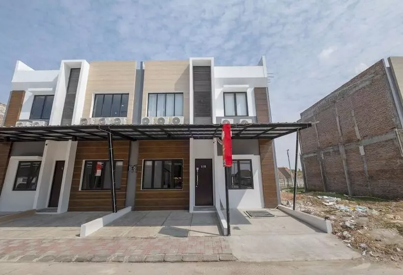 Hotelli Spot On 92325 Penginapan Fajar Syariah