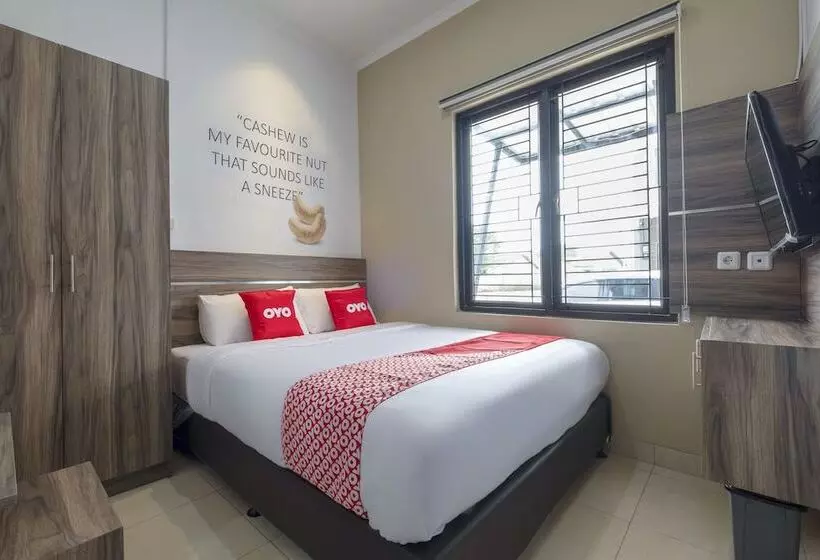 Hotelli Spot On 92325 Penginapan Fajar Syariah