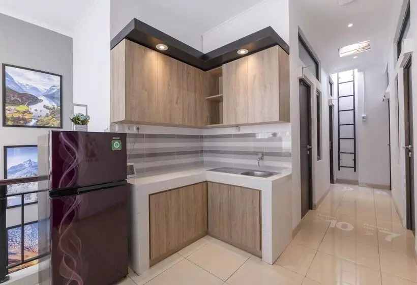 Hotelli Spot On 92325 Penginapan Fajar Syariah