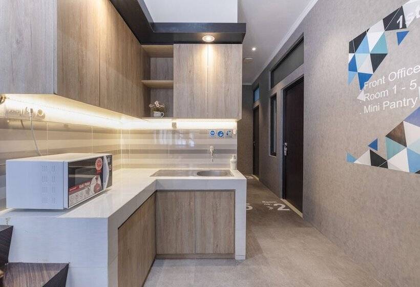 Hotel Spot On 92325 Penginapan Fajar Syariah