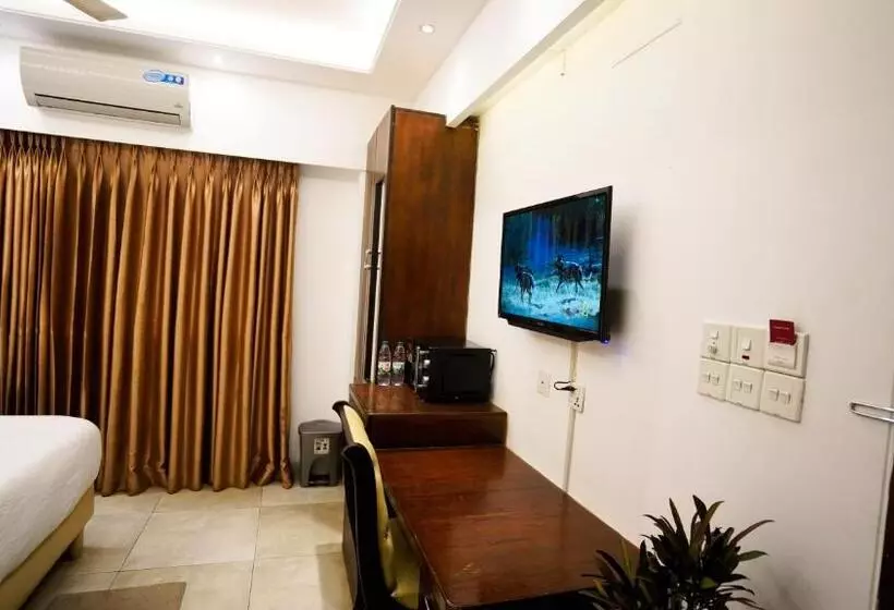 Xpressmall Hotel Near Dhaka Airport