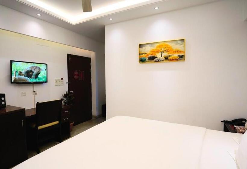 Xpressmall Hotel Near Dhaka Airport