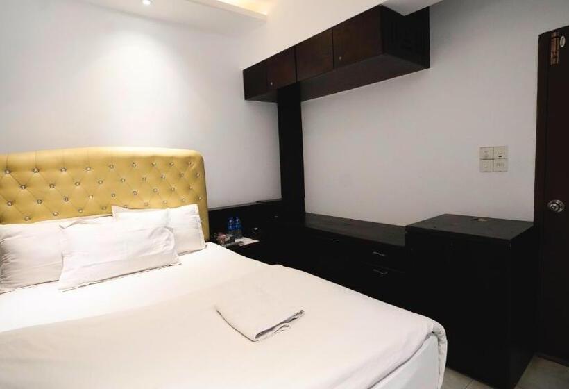 Xpressmall Hotel Near Dhaka Airport