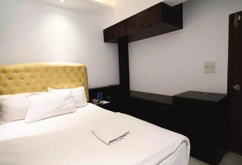 Xpressmall Hotel Near Dhaka Airport