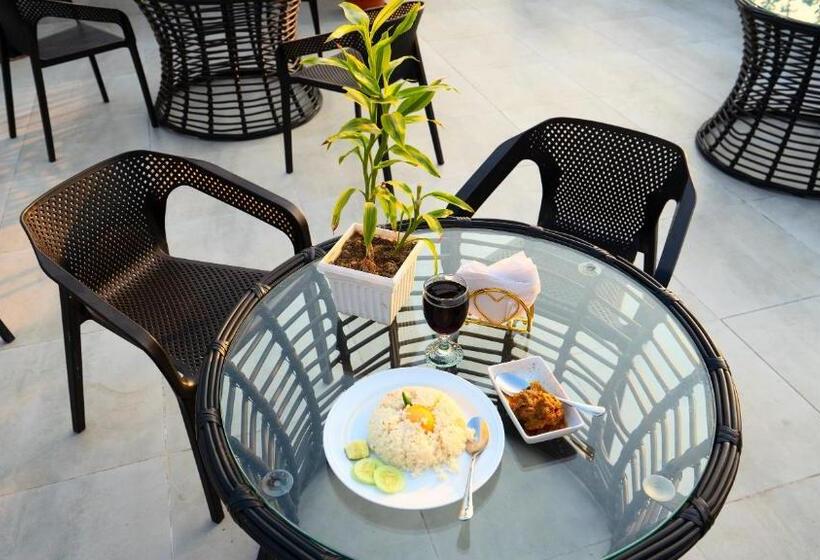 Xpressmall Hotel Near Dhaka Airport