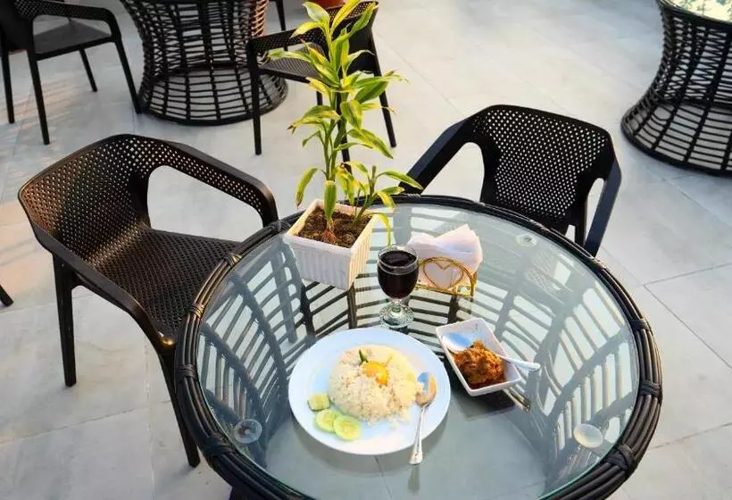 Xpressmall Hotel Near Dhaka Airport