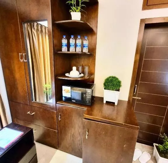 Xpressmall Hotel Near Dhaka Airport