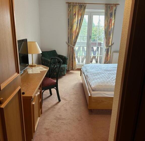 Отель Am Spreebogen