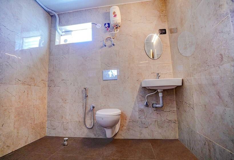 Hotel Fabexpress The Magnum Inn