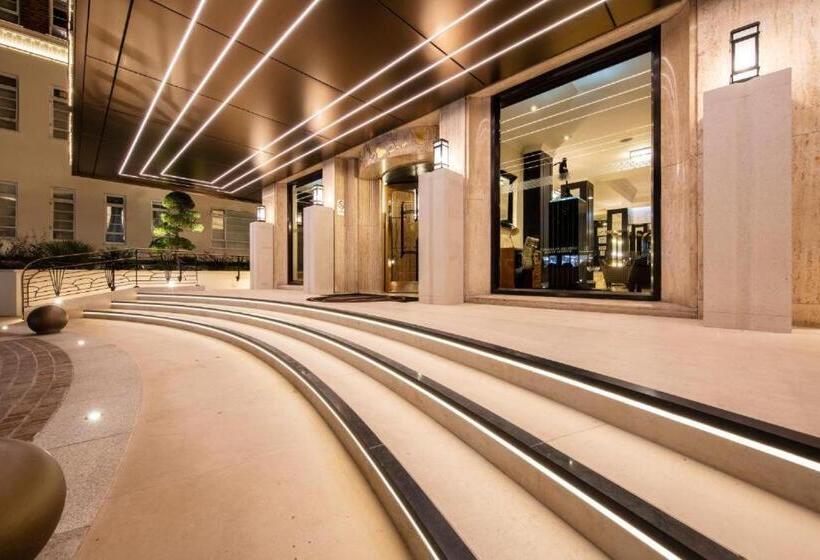 هتل Nell Gwynn House Apartments & Rooms