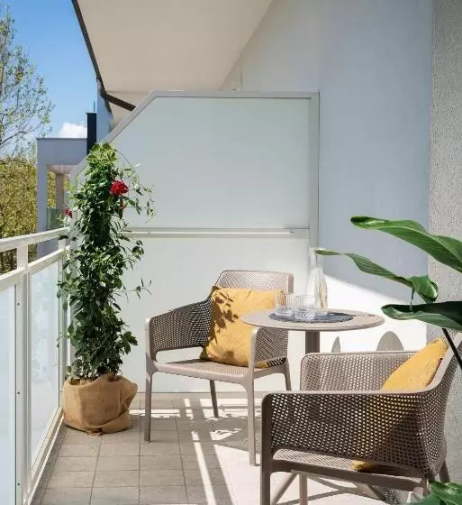 هتل Nido Suite & Apartments