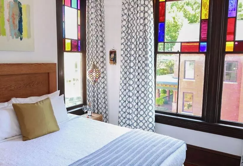 Hotelli Summit Street Inns