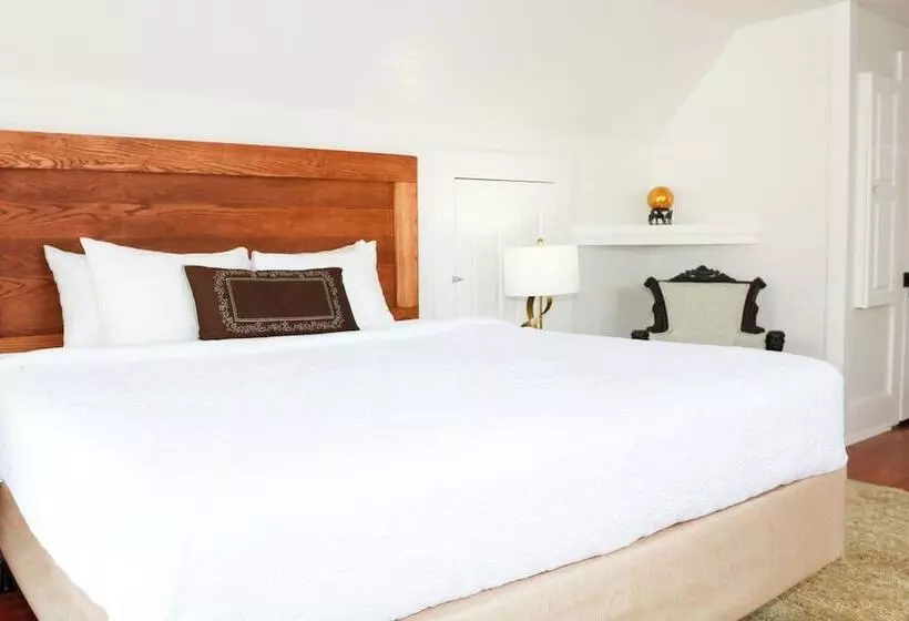 Hotelli Summit Street Inns