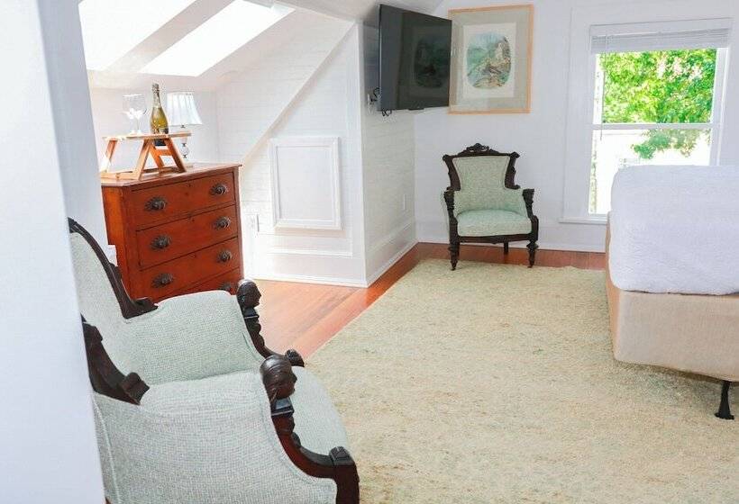 فندق Summit Street Inns