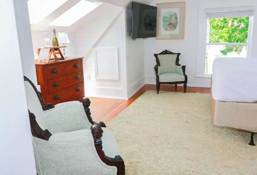 Hotelli Summit Street Inns