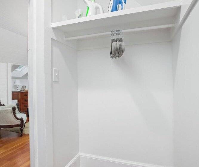 فندق Summit Street Inns