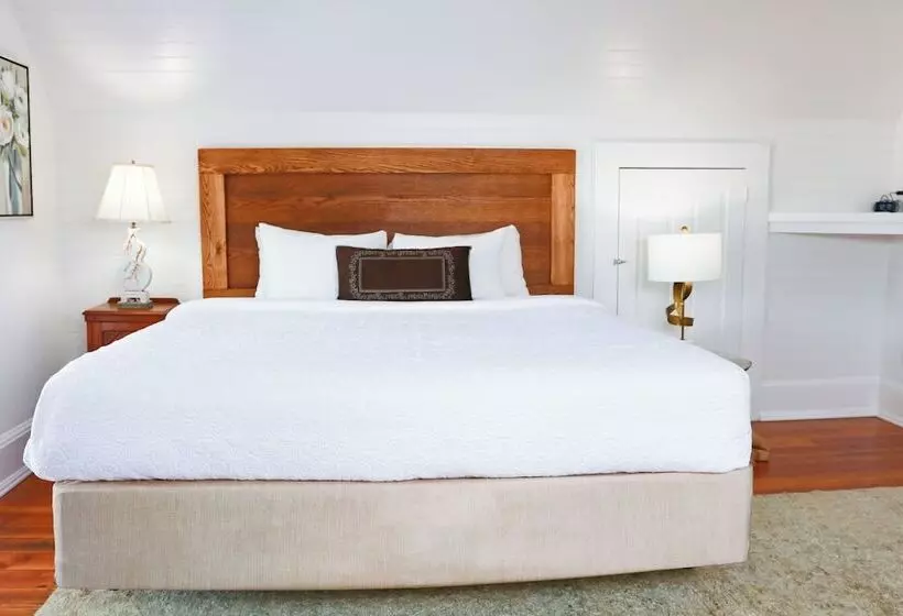 Hotelli Summit Street Inns