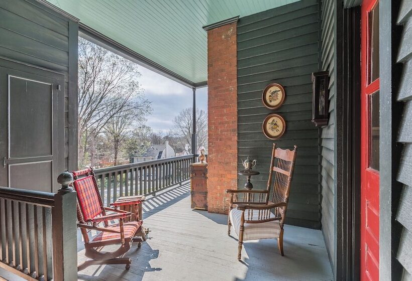 فندق Summit Street Inns