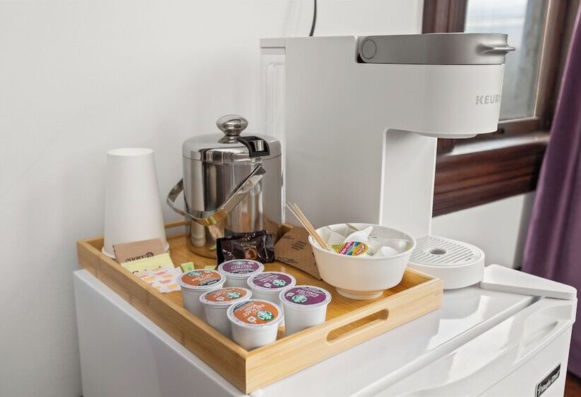 فندق Summit Street Inns