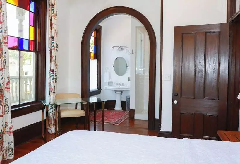 Hotelli Summit Street Inns