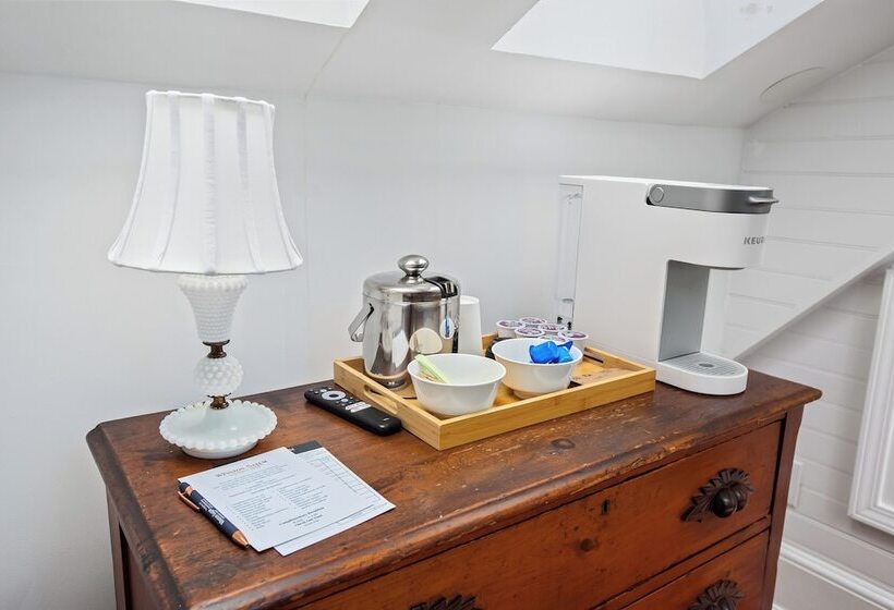 فندق Summit Street Inns