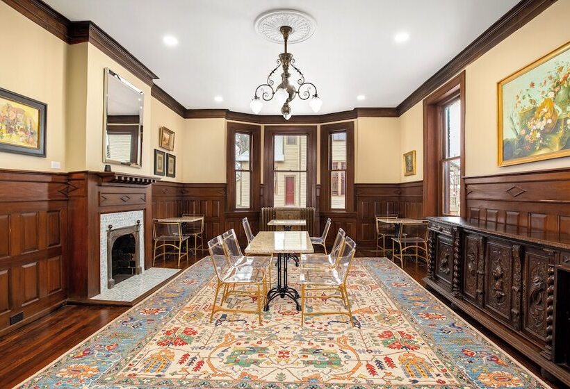 فندق Summit Street Inns