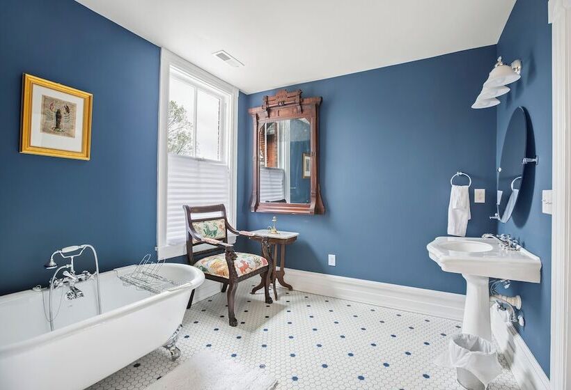 فندق Summit Street Inns