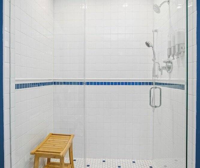 فندق Summit Street Inns