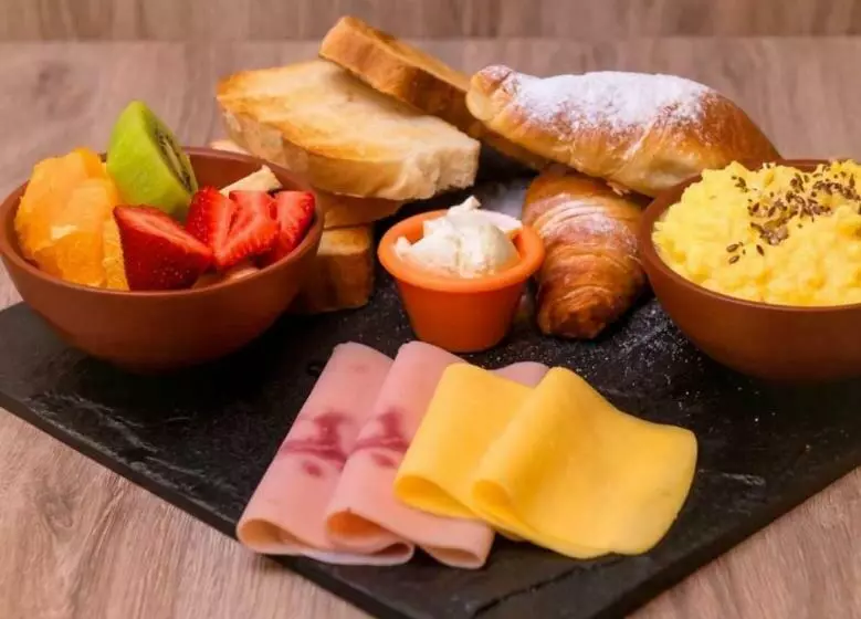 Liniers Green Apartments