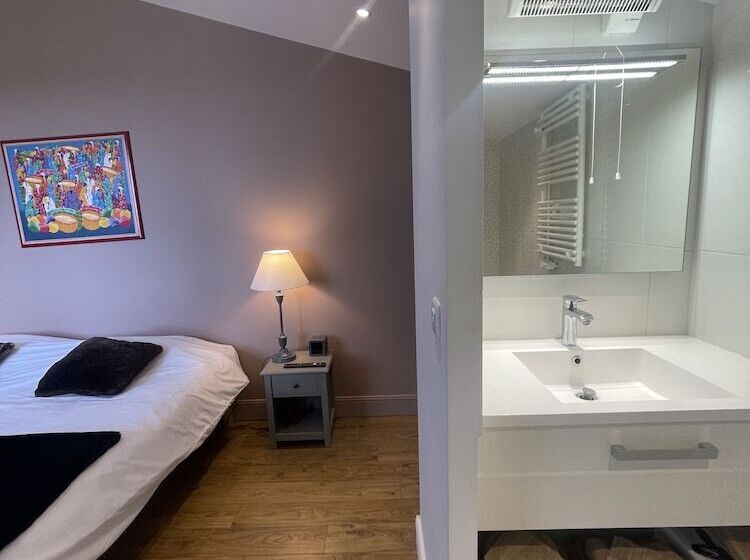 بنسيون Domaine Des Peyries   Chambres Et Table D Hôtes