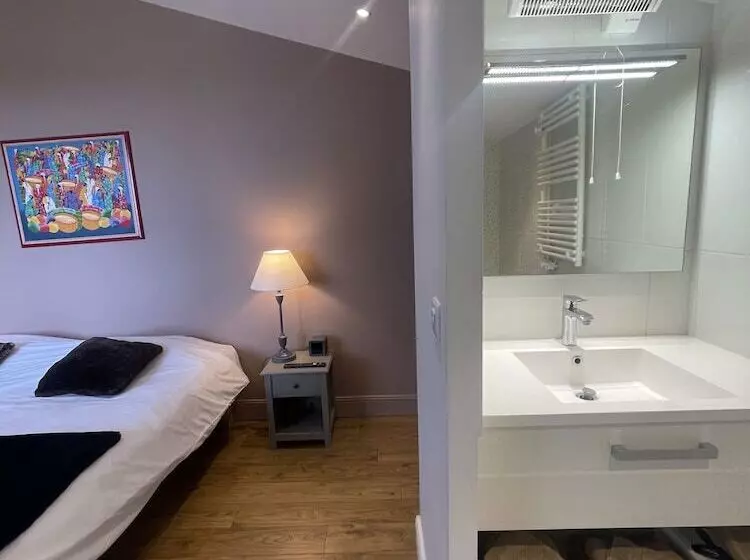 ペンション Domaine Des Peyries   Chambres Et Table D Hôtes