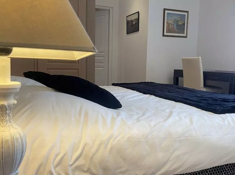 ペンション Domaine Des Peyries   Chambres Et Table D Hôtes