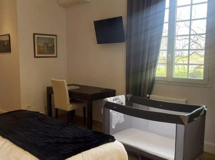 ペンション Domaine Des Peyries   Chambres Et Table D Hôtes