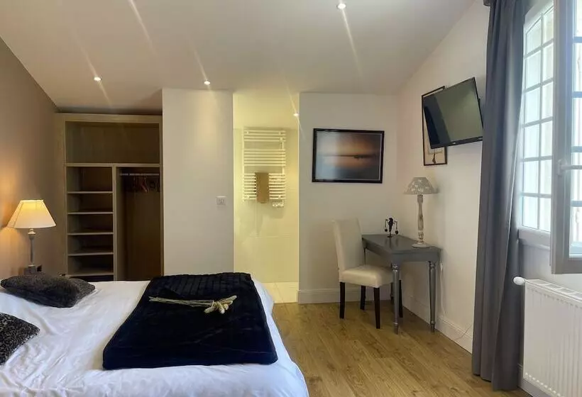 ペンション Domaine Des Peyries   Chambres Et Table D Hôtes