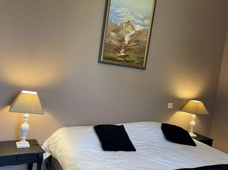 ペンション Domaine Des Peyries   Chambres Et Table D Hôtes