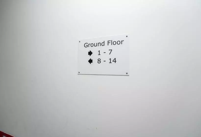 ペンション One Bed Flat With Additional Double Mattress Suitable For 4