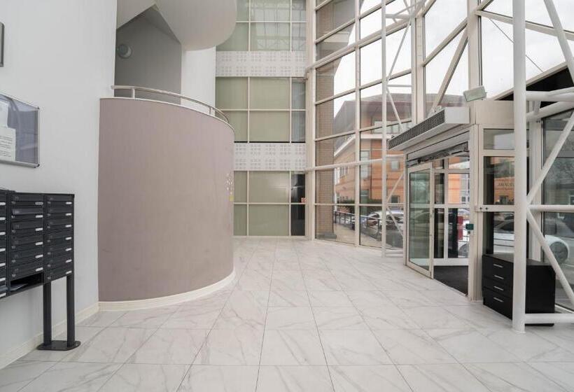 Pensiune One Bed Flat With Additional Double Mattress Suitable For 4