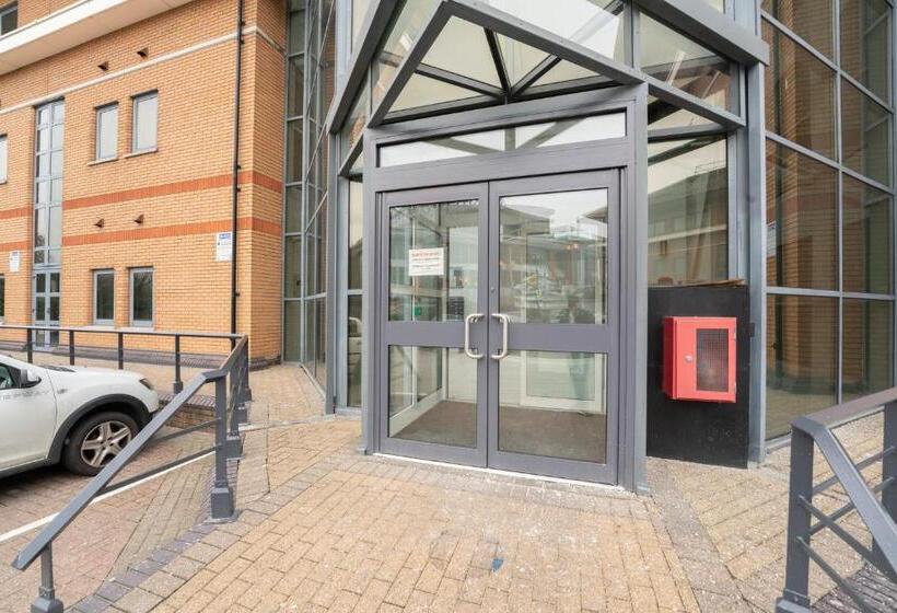 Pensiune One Bed Flat With Additional Double Mattress Suitable For 4