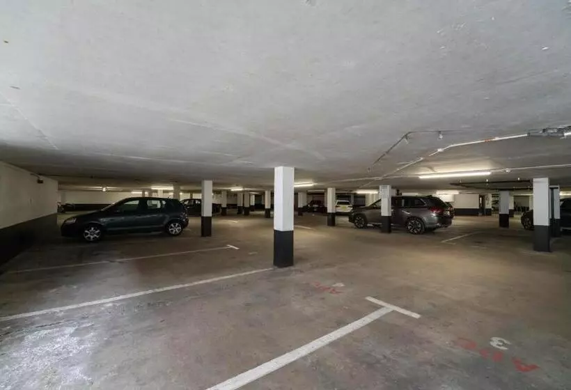 ペンション One Bed Flat With Additional Double Mattress Suitable For 4