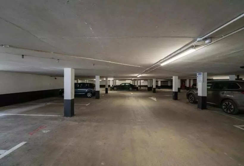 ペンション One Bed Flat With Additional Double Mattress Suitable For 4