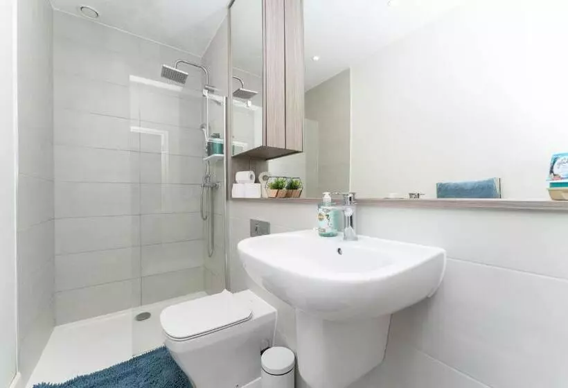 ペンション One Bed Flat With Additional Double Mattress Suitable For 4