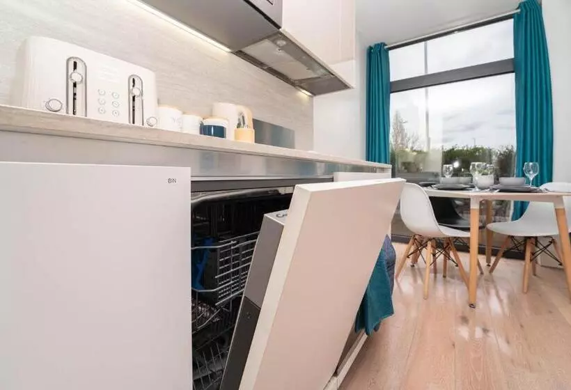 ペンション One Bed Flat With Additional Double Mattress Suitable For 4