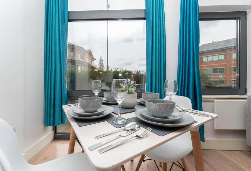 Pensiune One Bed Flat With Additional Double Mattress Suitable For 4