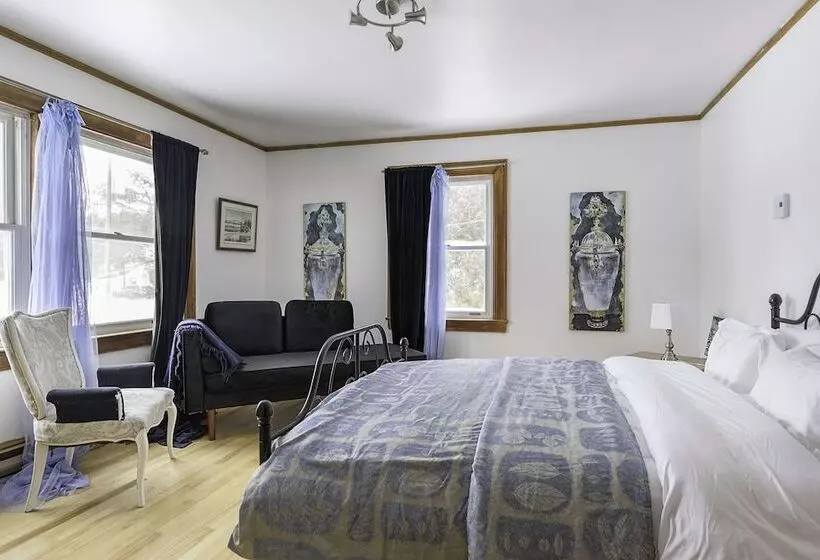 Aamiaismajoitus (B&B) Maison Sherman S House