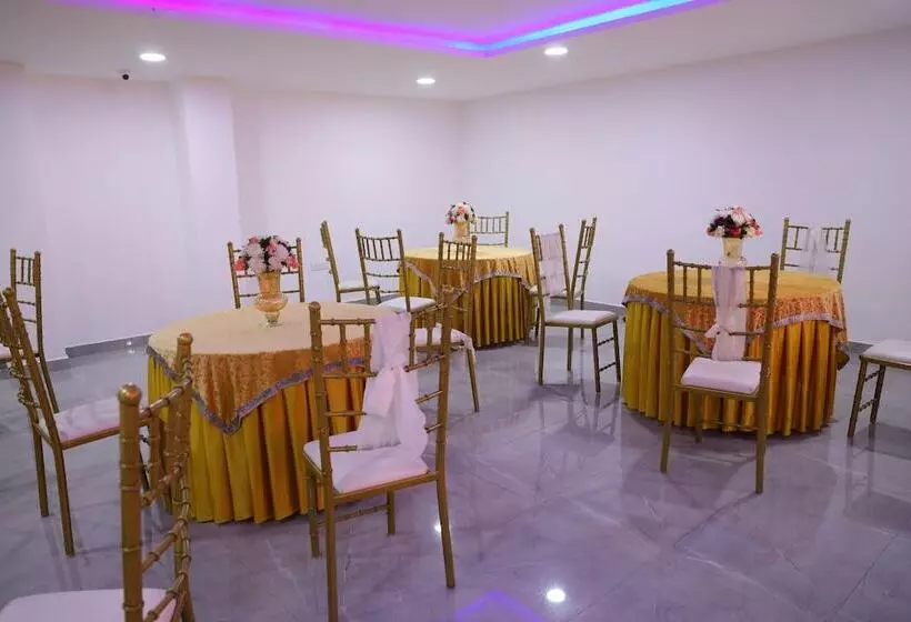 Chhavi Hotels