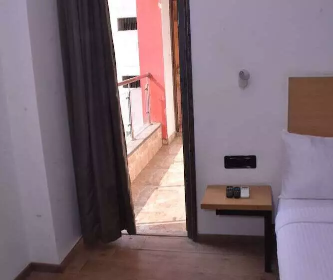 Chhavi Hotels