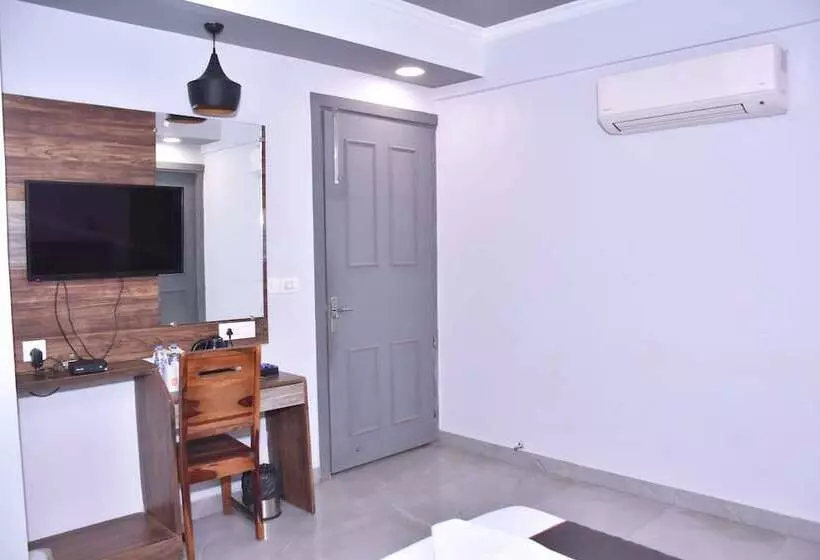 Chhavi Hotels