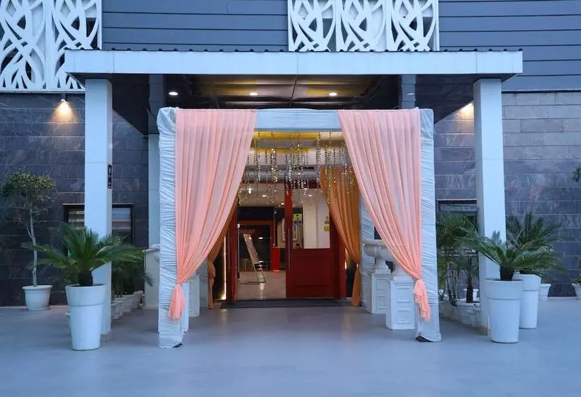 Chhavi Hotels