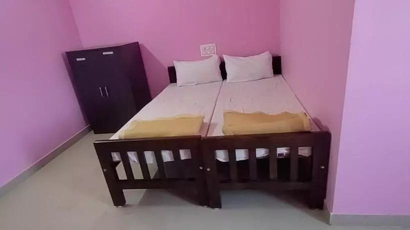 ホテル Staymaker Madhu Residency